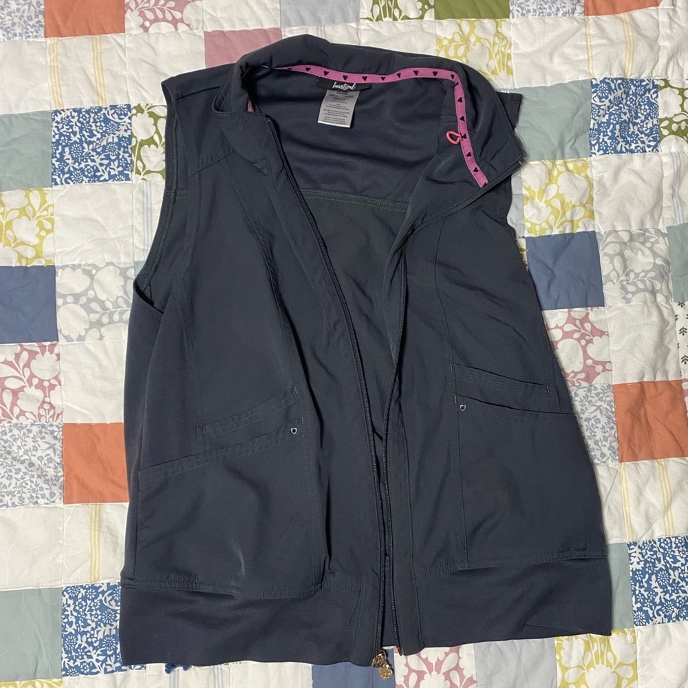 Heart Soul Women's Black Sleeveless Vest